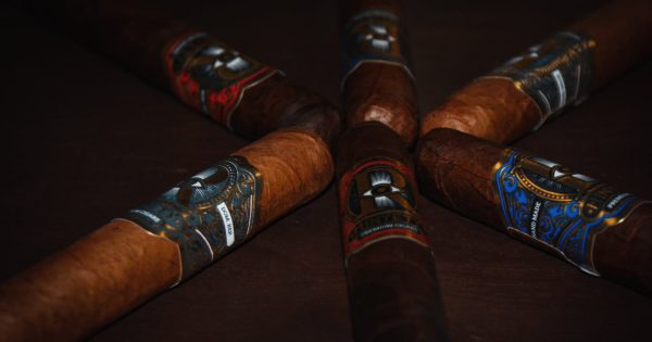 TOP CIGAR LOUNGE