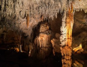 Cueva de las Maravillas: Estalagmitas y estalactitas