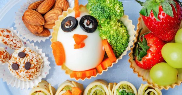Cómo lograr que tus hijos se coman las meriendas saludables en su lonchera