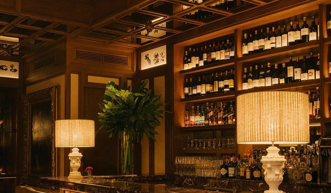 THE OAK ROOM