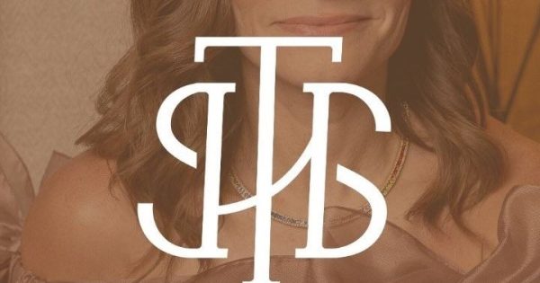 THE HOUSEWIVES SOCIETY
