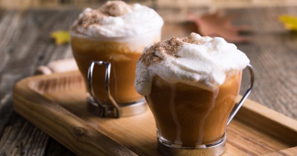 Beyond Pumpkin Spice: Las bebidas de otoño que debes probar en RD