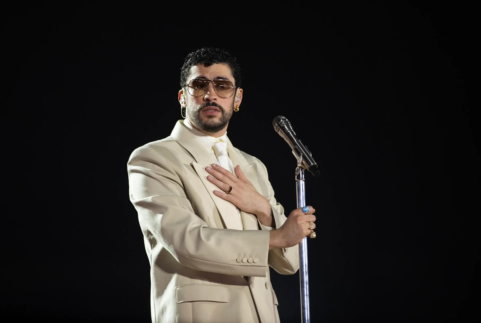 bad bunny santo domingo debi tirar mas fotos