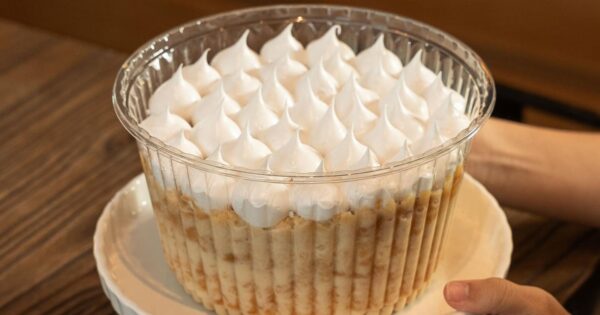 Buenos, bonitos y aguantan el car ride: 5 postres to-go que no puedes dejar de probar