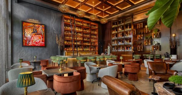THE LOBBY BAR